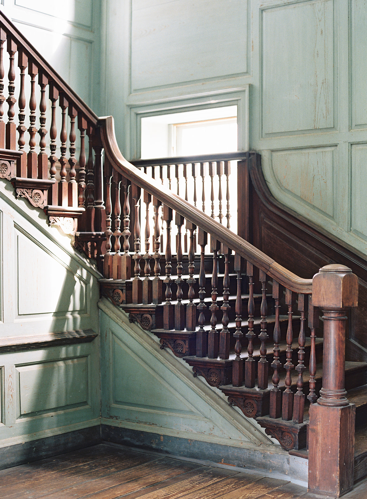 drayton-hall-what-s-in-a-staircase-disassembling-a-mahogany-masterpiece-and-decoding-the